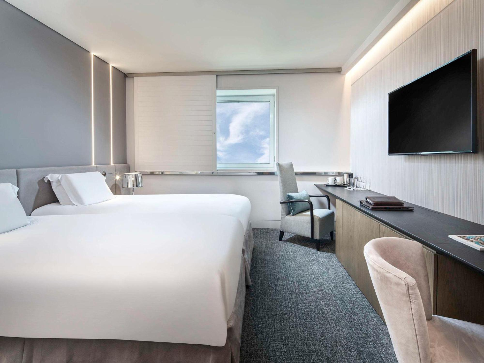 Отель Sofitel Athens Airport 5*